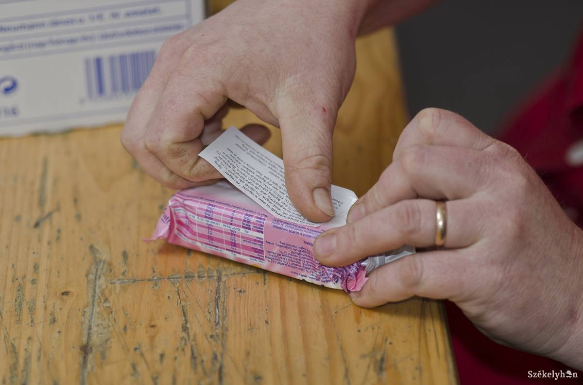 Érdemes tanulmányozni a címkét. Legyen alapszabály, hogy a túl sok adalékanyagot tartalmazó élelmiszert kerüljük •  Fotó: Veres Nándor