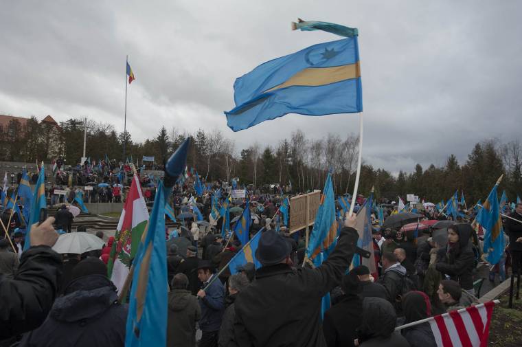 Salat nem bízik a tizenkét éven belüli autonómiában