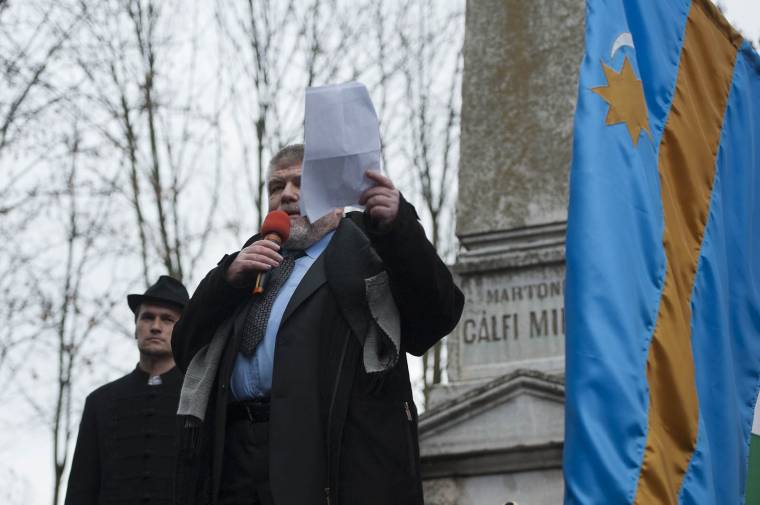 Az SZNT azt kéri, a gyülekezési jogért is tüntessen a világ magyarsága