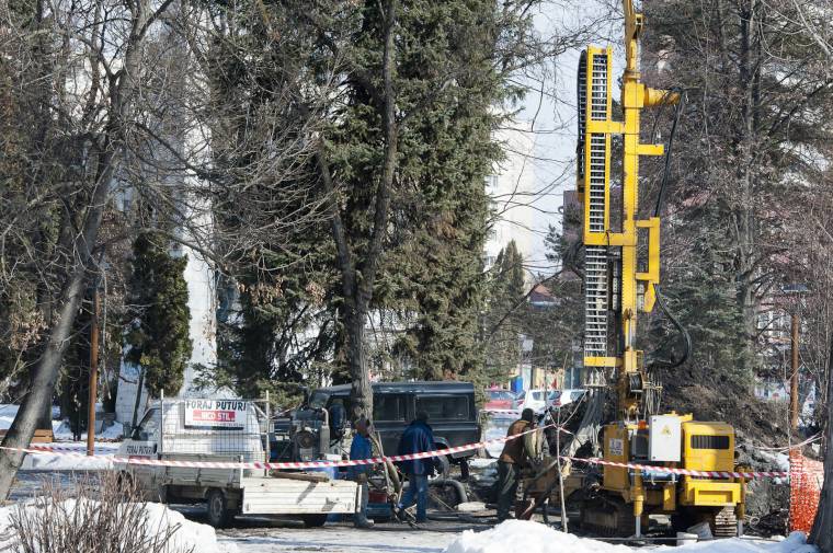 Új fúróberendezéssel keresik a borvizet