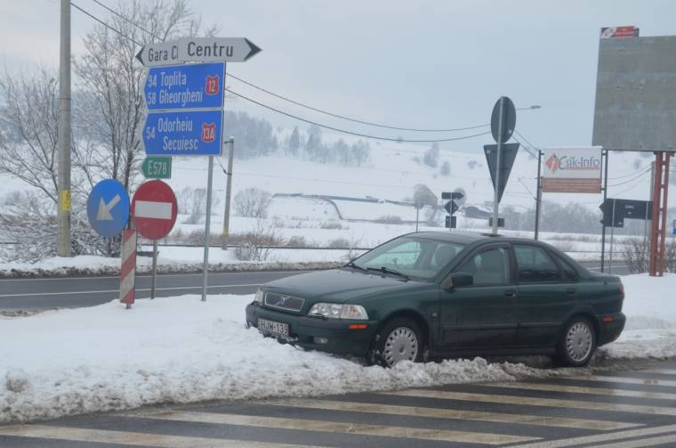 Szabálysértésre „kötelező” hiányos hóeltakarítás