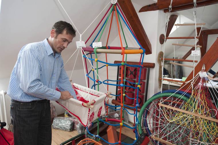 Vita a hinták körül