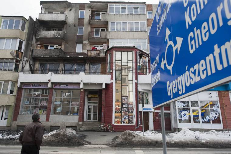 A tömbháztűz után