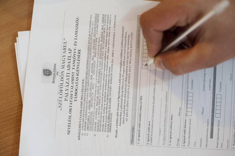 Szülőföldön magyarul: január végétől lehet pályázni