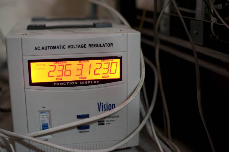 Belebukott a bolgár kormány a magas áramárba