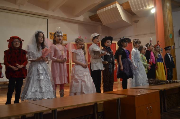 Vidám farsang a József Attila-iskolában