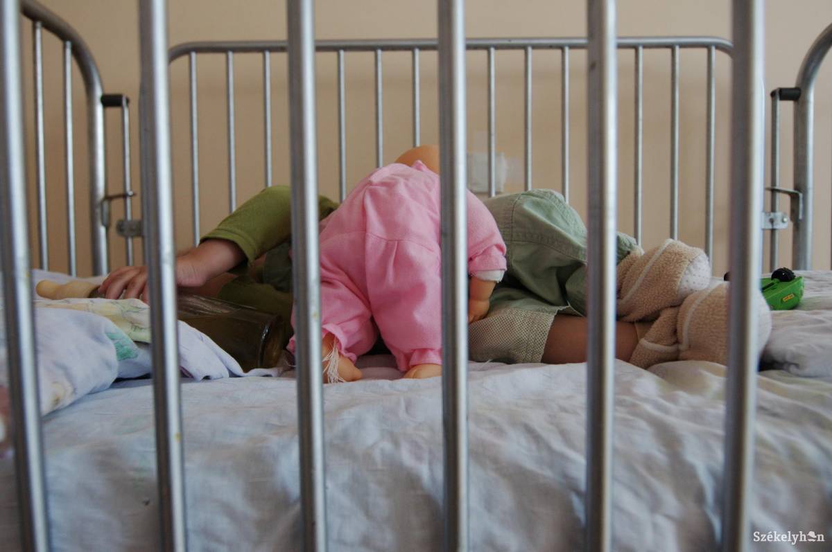 Súlyos döntések. „Az anyák legtöbbször a családjuk nyomására nem tartják meg az újszülöttet”. Képünk illusztráció •  Fotó: Kristó Róbert
