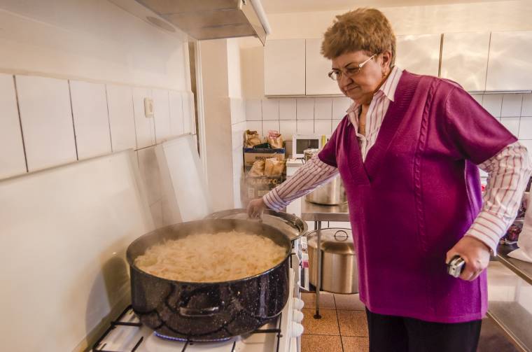 Karácsony a csíkszeredai hajléktalanszállón