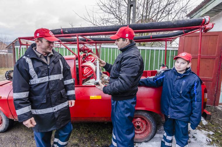 Fenyőfán is utaztak az ajnádi tűzoltók