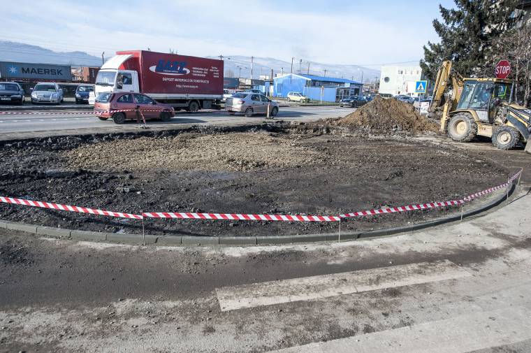 Hétfőtől használható az új körforgalom