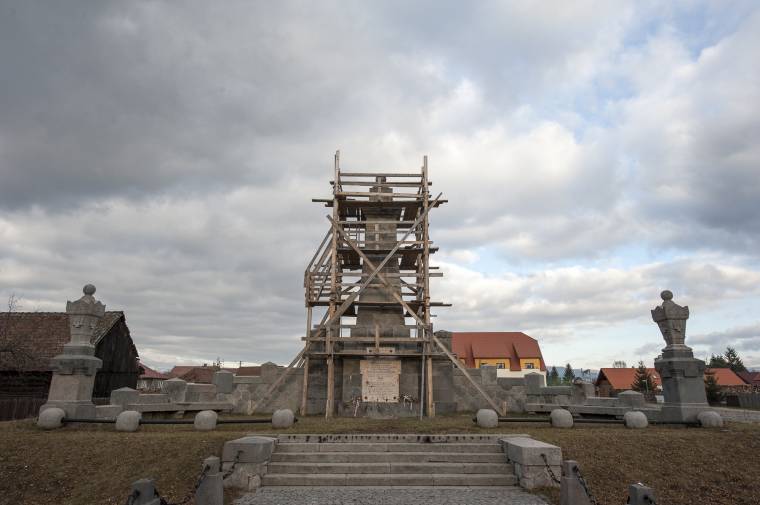 Nem lesznek készen a restaurálással a megemlékezésig