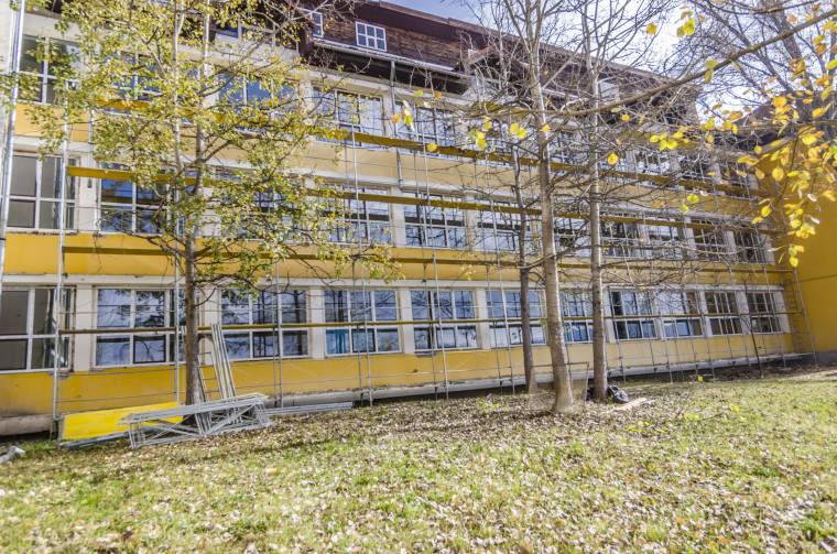 Rég elkezdett beruházást folytatnak