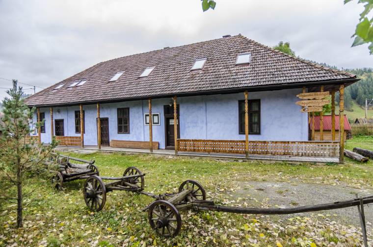 A gondnoknál a tájház kulcsa