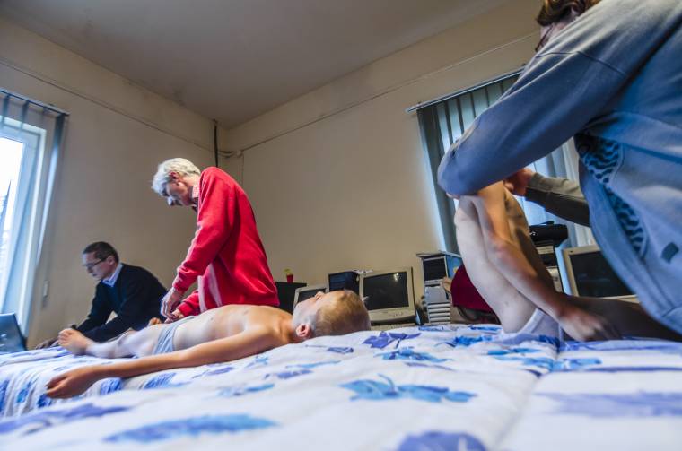 Moldvai gyermekeket is vizsgáltak