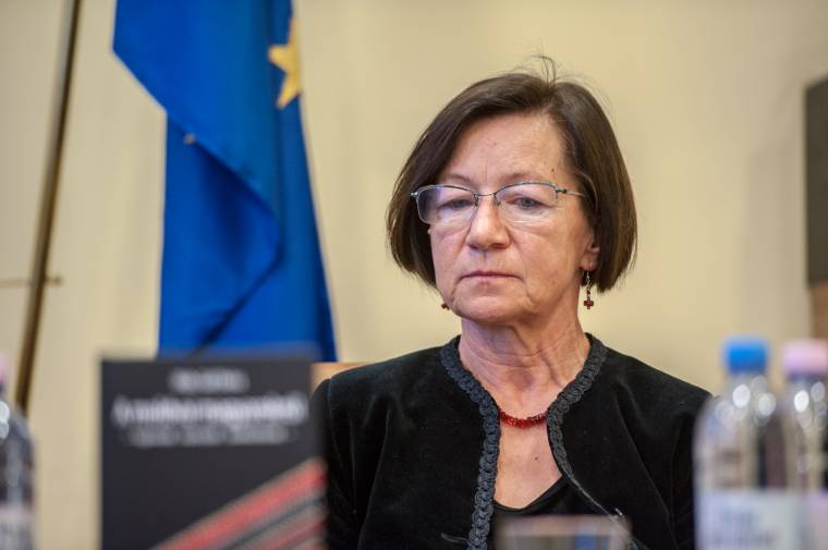Bemutatják Oláh-Gál Elvira nagy sikerű könyvének második részét Csíkszeredában