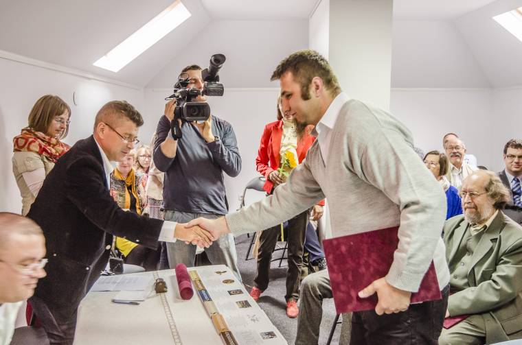 Irodalomkritikust, régészt és költőket tüntetett ki a Székelyföld