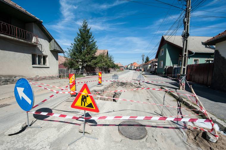 Jelentős késésben a kivitelezés