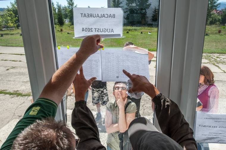 Kétszázan mentek át a pótérettségin