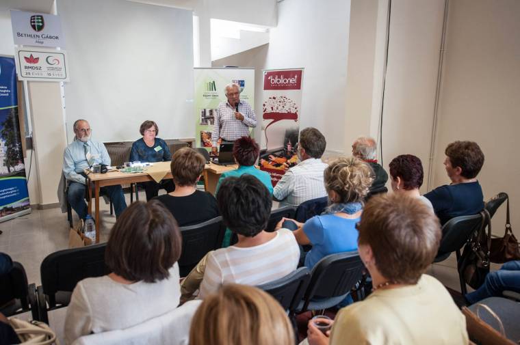 Könyvtárak népszerűsítése a világhálón