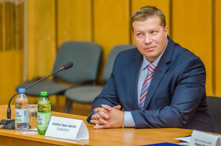 Magyarázatot kér Hargita megye prefektusa a román himnusz ünnepéről hiányzó intézményvezetőktől