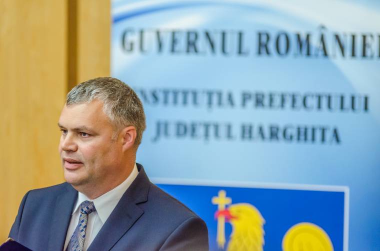 Együttműködés folytatódó perekkel