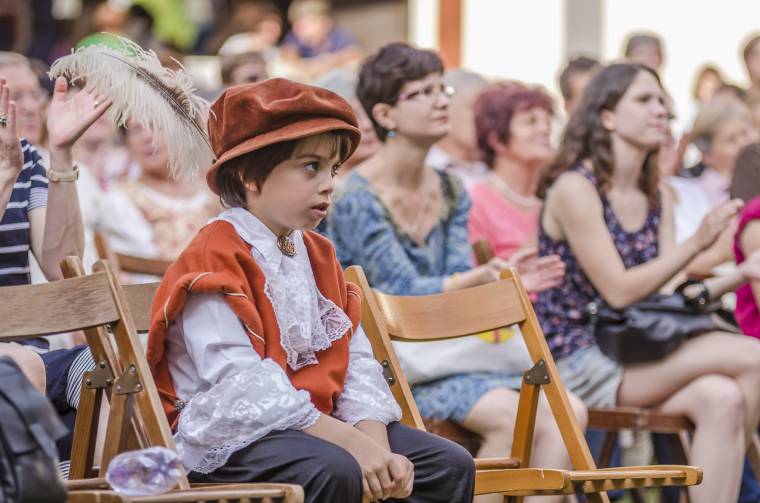A régizene bűvöletébe kerül Csíkszereda