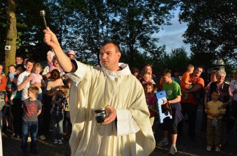 Megáldották a gyermekeket Csíksomlyón