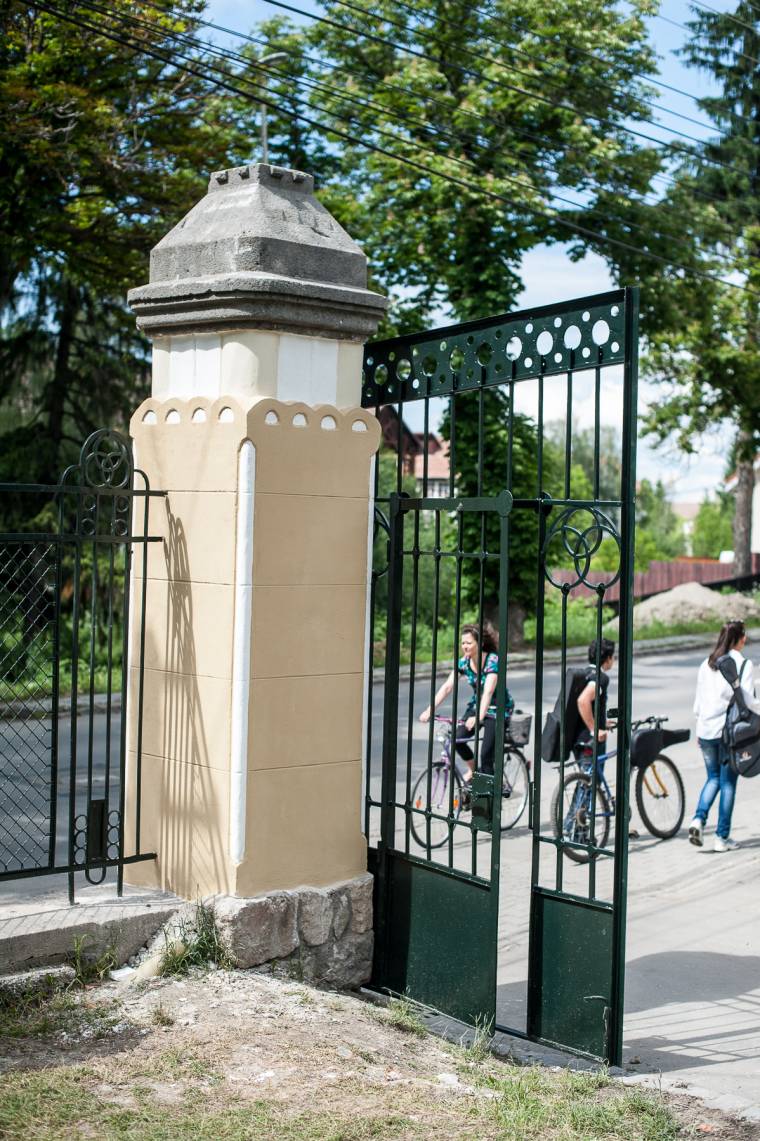 Visszaállították a kapuoszlopot