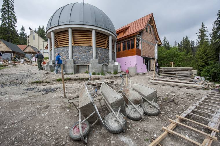 Akadozó hargitafürdői kivitelezés