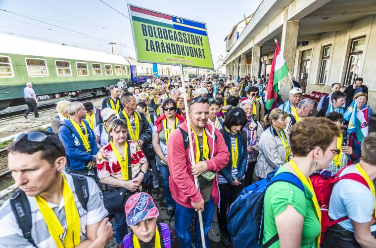 A hit erejével jöttek a zarándokok
