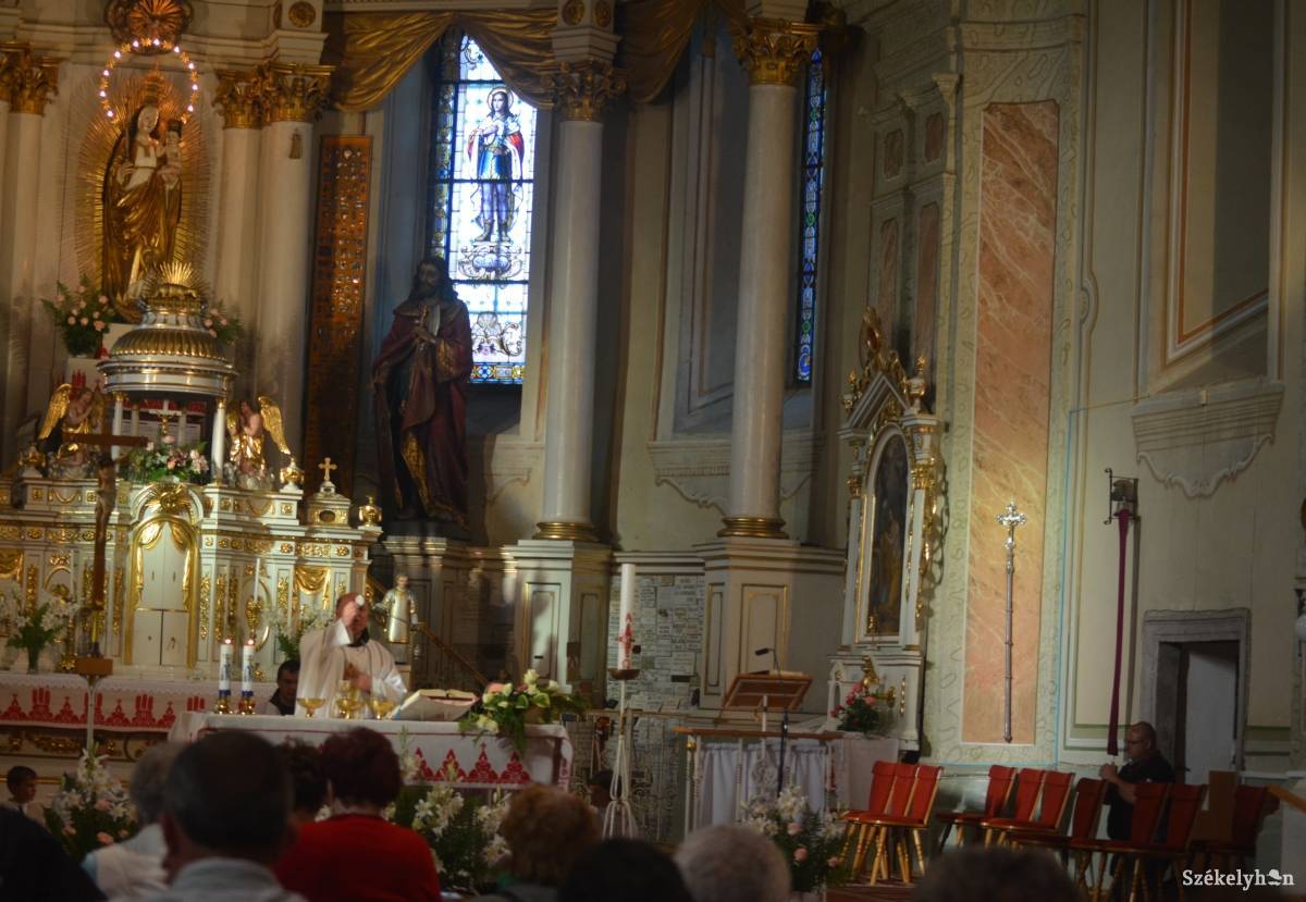 &bullet;  Fotó: Iochom Zsolt