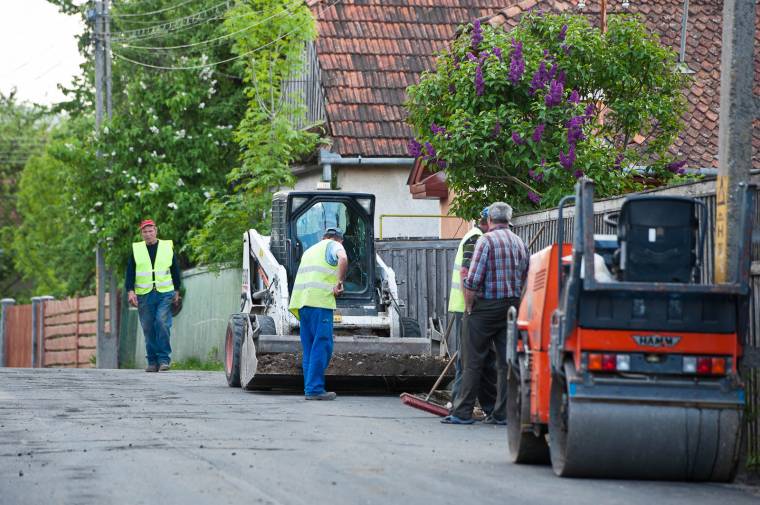 Hat év után nagyjából kész a borzsovai út