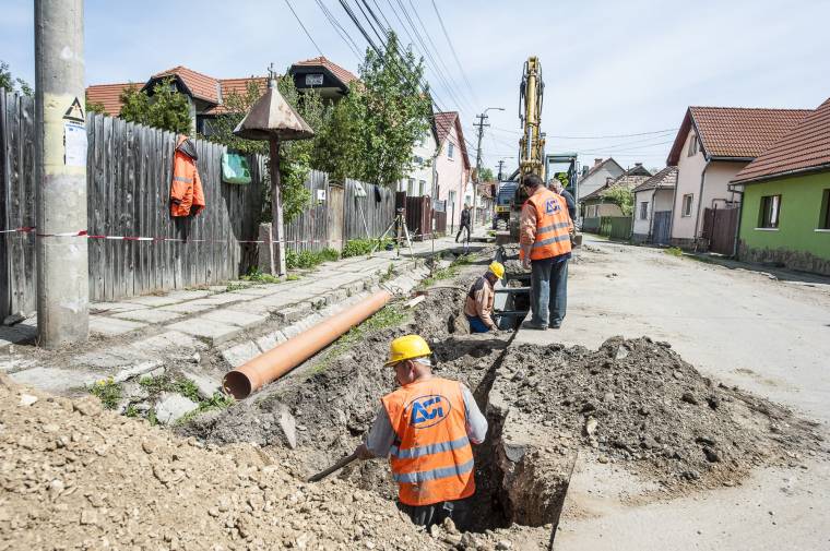 Elkezdték a szennyvízhálózat kiépítését