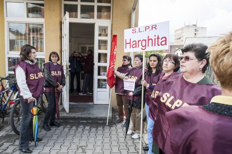 Kiharcolták a béremelést a postások
