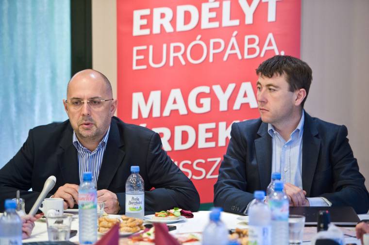 Levélpárbaj az önrendelkezésről