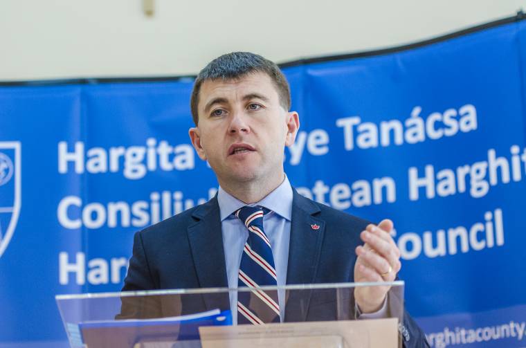 Borboly: kevés a pénz útjavításra