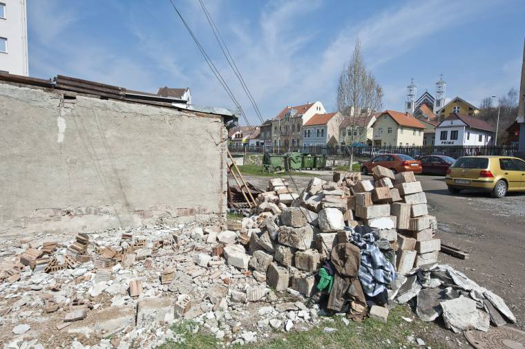 Vita a garázsbontásról