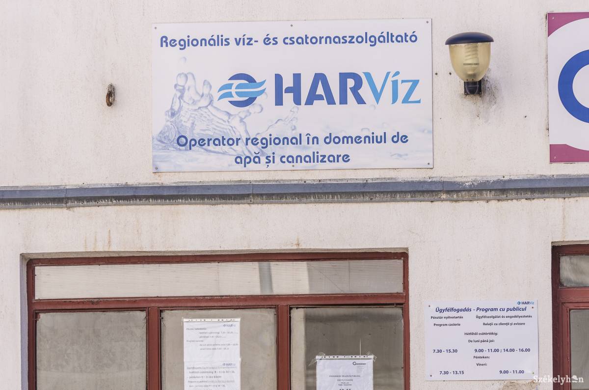 Európai uniós támogatással fejleszti tovább a térségi hálózatát a regionális vízszolgáltató, a Harvíz Rt. •  Fotó: Veres Nándor