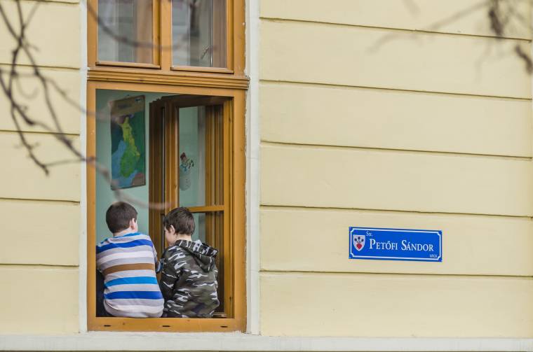 Esetleges az iskolai szexuális nevelés