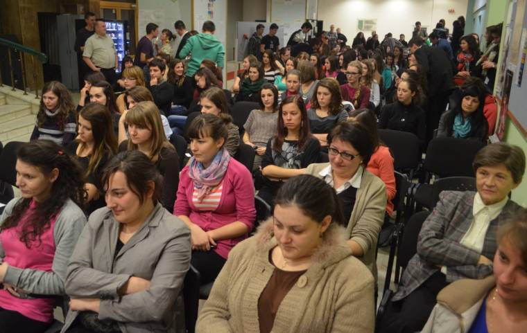 Nőnapi köszöntő a Sapientián