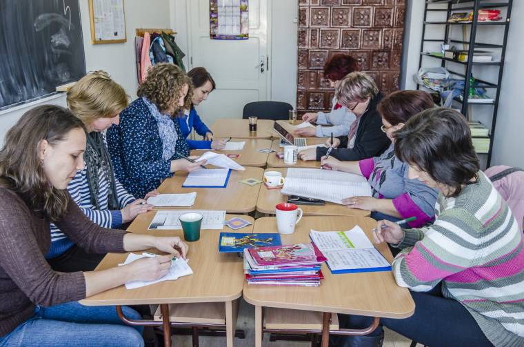 Járandóságukat kérik a csíkdánfalvi tanítók
