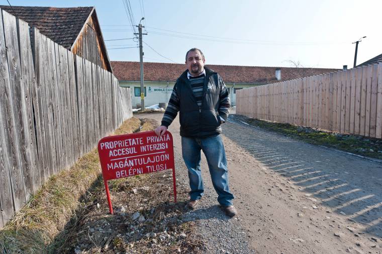 Magánterület lezárt utcával