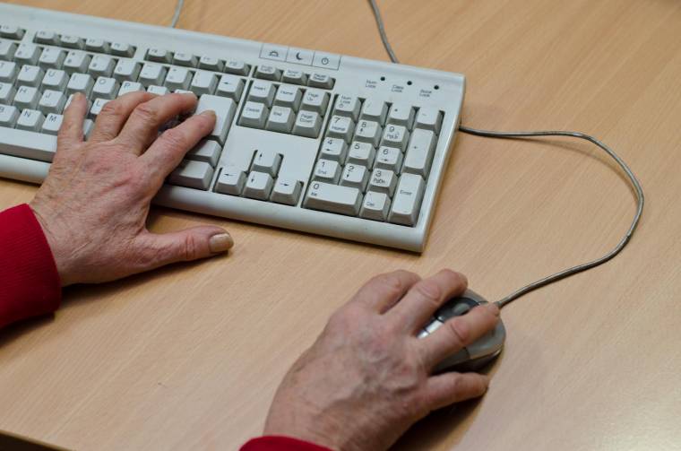 Rövidebb munkaprogramjuk lehet a képernyők előtt dolgozóknak