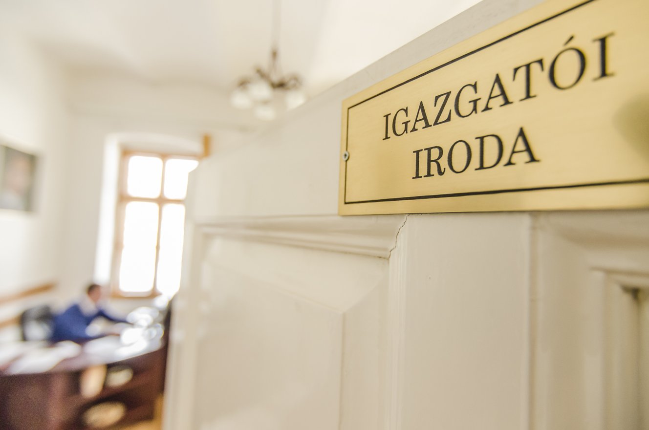 Csökkentik az iskolaigazgatók kötelező óraszámát