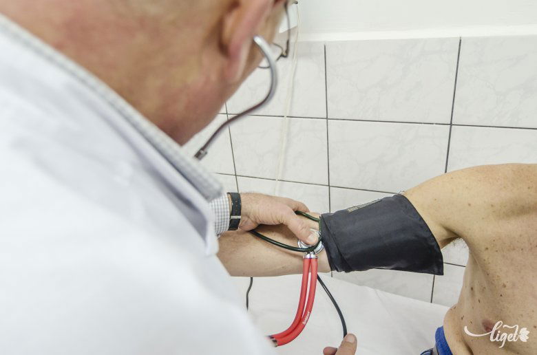 Egy orvos képzése akár 25 évig is tarthat, nem lehet ezt egy netes böngészéssel helyettesíteni •  Fotó: Veres Nándor