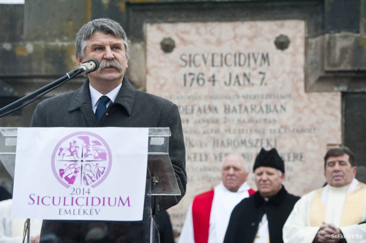A madéfalvi veszedelem 250. évfordulója alkalmából háromnapos megemlékező ünnepségsorozatot szerveztek, az emlékműnél Kövér László, a magyar Országgyűlés elnöke mondott beszédet •  Fotó: Kristó Róbert