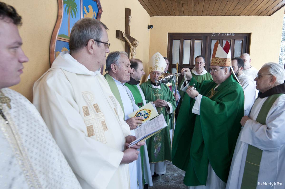 Áldás a hargitafürdői kolostorra (archív felvétel) •  Fotó: Kristó Róbert