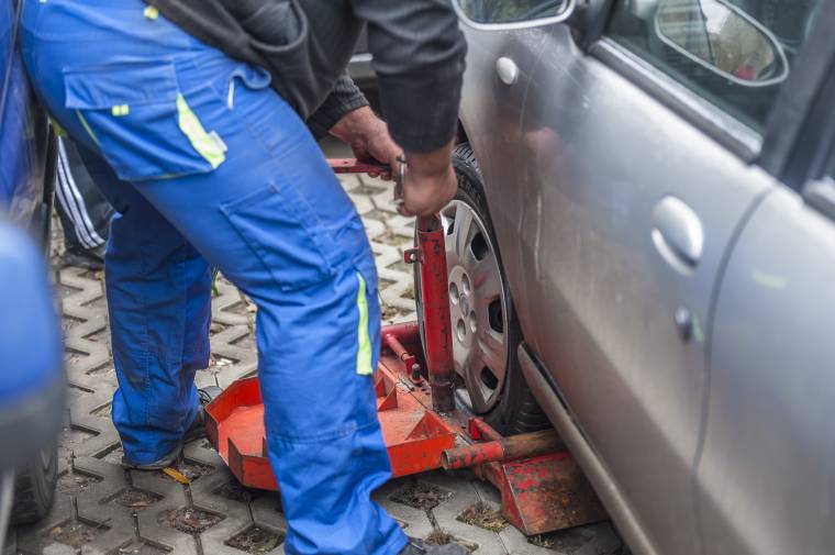 Kerékbilincselésről vitáztak a csíkszeredai tanácsülésen