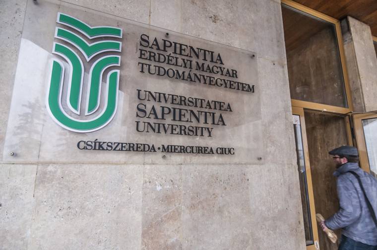 Verseny által bepillantást nyerni a turizmusba