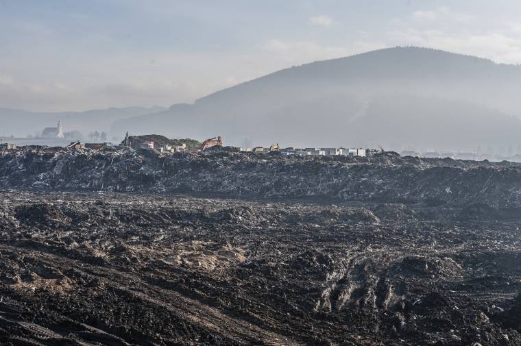 Februárra halasztott szemétgödör-bezárás